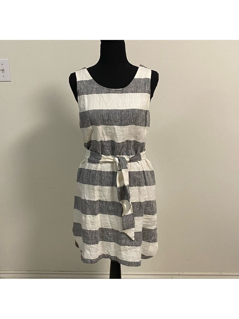 A Loves A Dress Women’s Size XS Gray White Stripe 100% Linen Sleeveless Dress
